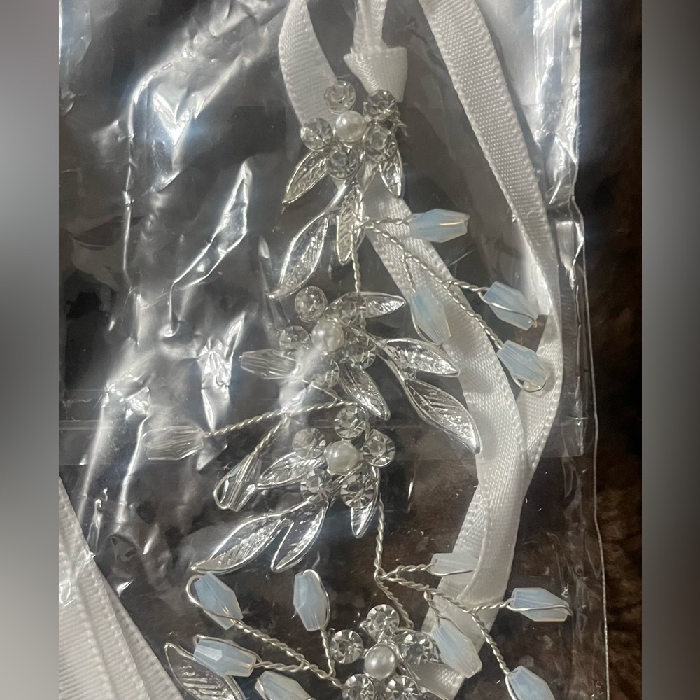 2 Wedding Hair Accessories Gorgeous Leaf headband and Comb for Brides, Vine Comb - Picture 5 of 10